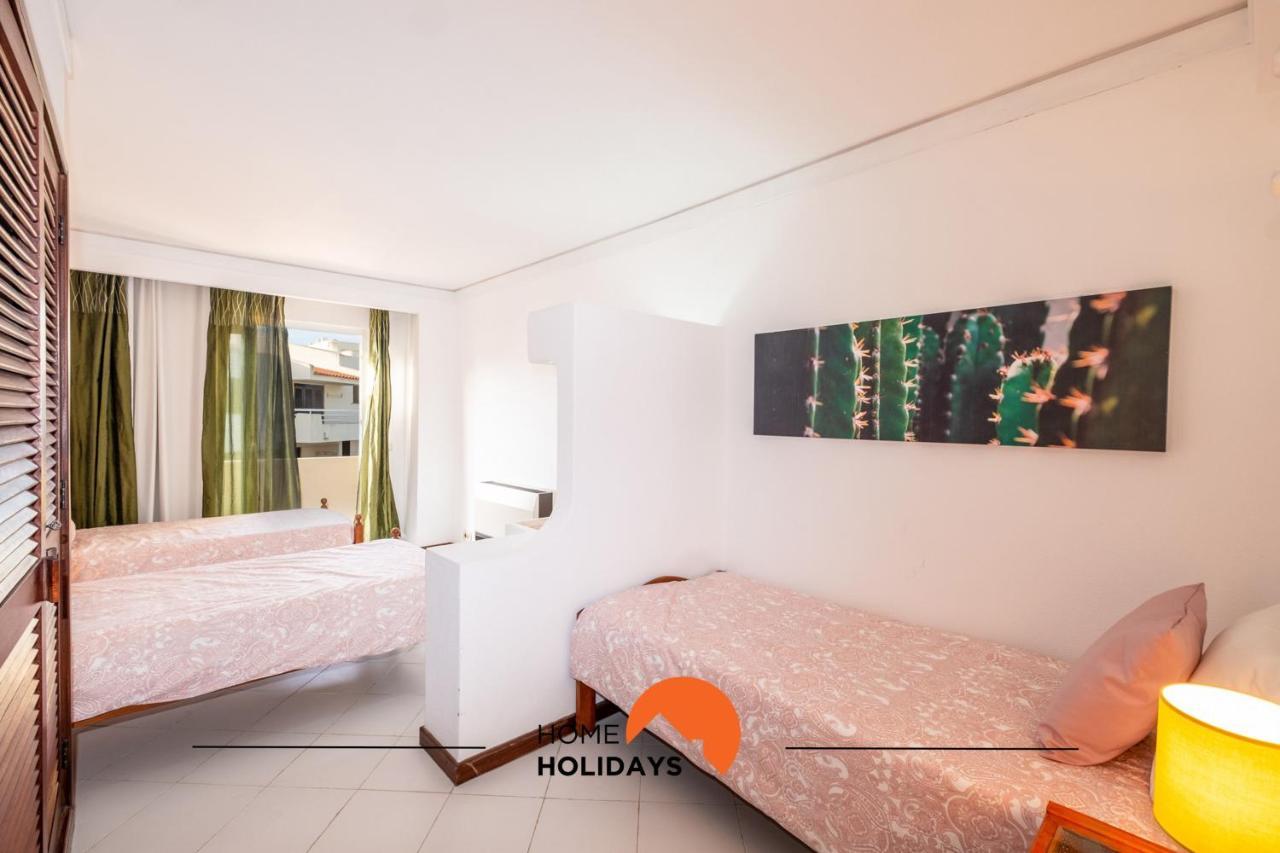 #015 Buganvilia By Holidays *